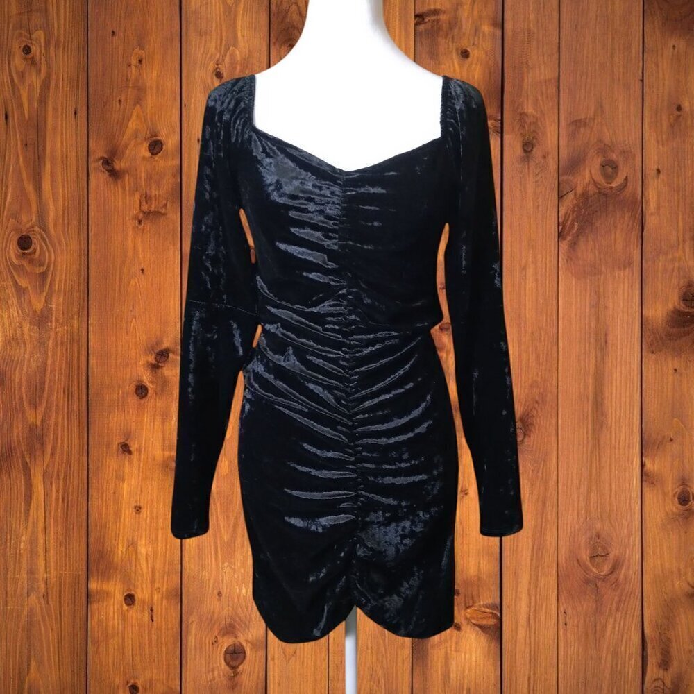 Gilli Size Small Black Crush Velvet Long Sleeve Ruched Sweetheart Neck Dress